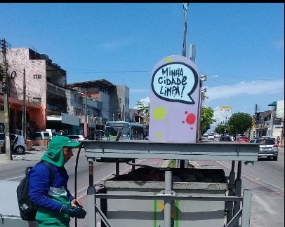 Contêiner subterrâneo com sensor IoT